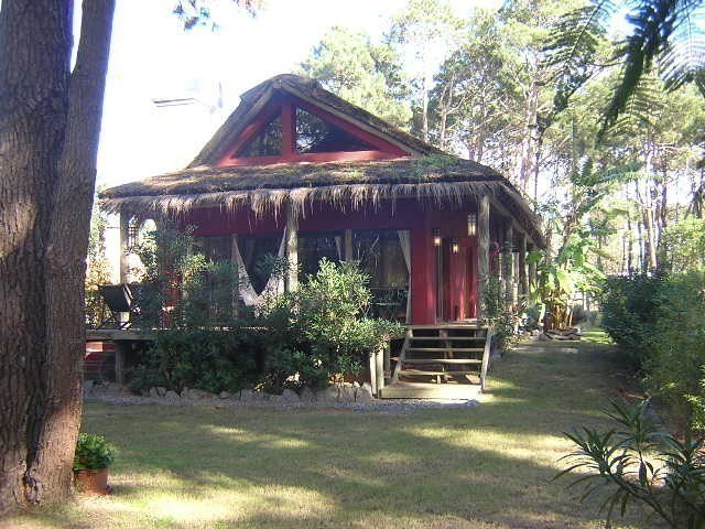Hermosa cabaña en alquiler y venta estilo hawaiano en Montoya, La Barra